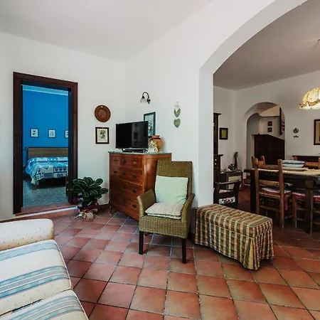Oleandro Villa *